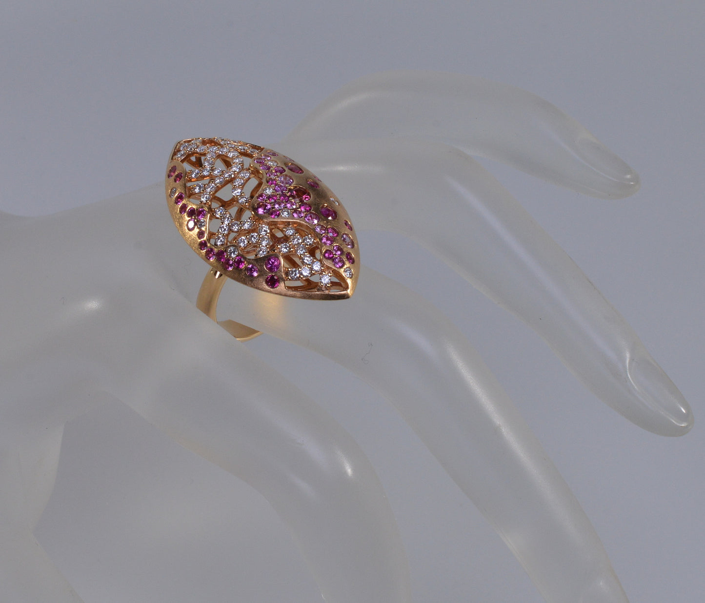 Bucherer 18k Gold Diamond Pink Sapphire Ring Size 7 1/4