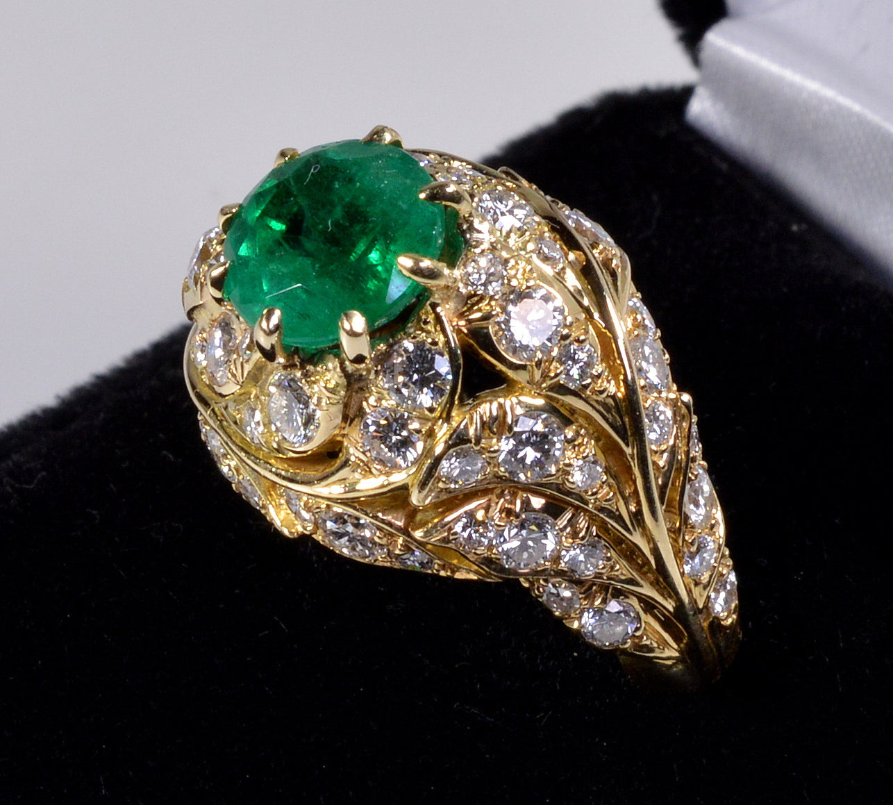 Vintage 18K Gold Emerald Diamond Cocktail Ring Size 7.25 C.1980