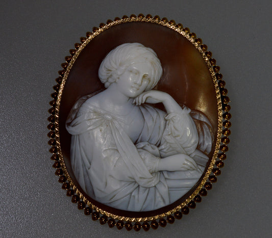 Antique Victorian Sibilla Persica Cameo Brooch 18K Gold Carnelian Shell C.1850