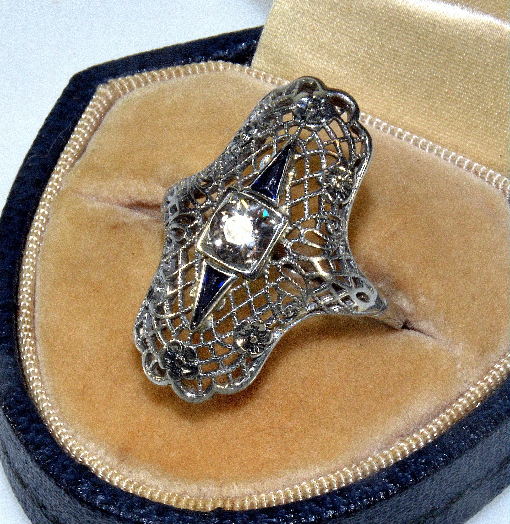 Art Deco 18K White Gold Diamond Sapphire Ring Size 5 3/4 C.1920