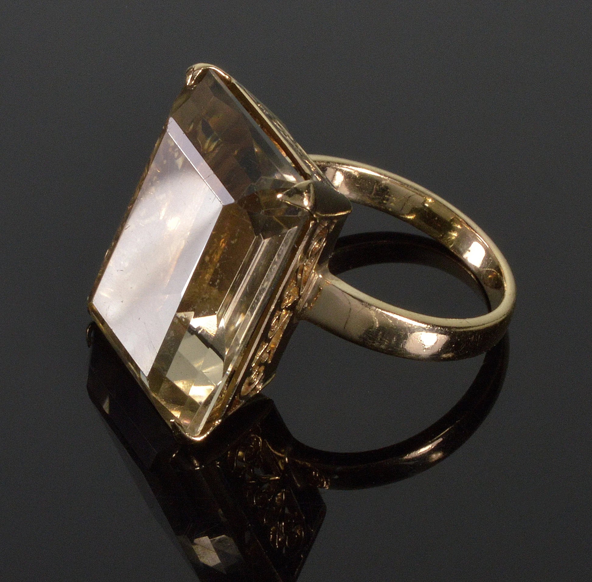 Retro 18K Gold Citrine Cocktail Ring Size 8 1/2