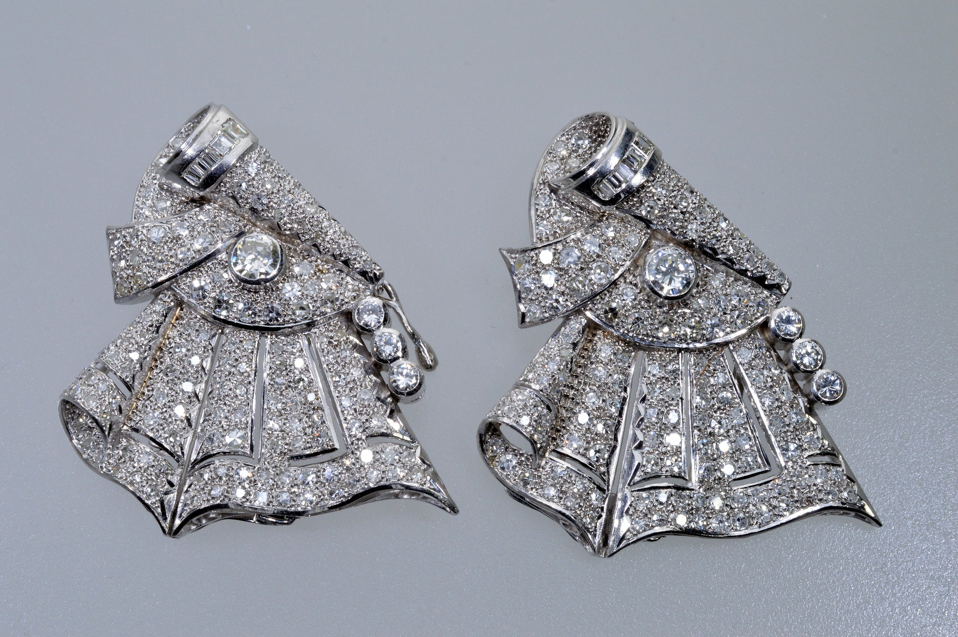 Antique Art Deco French Platinum Diamond Duette brooch Fur Clip C.1920