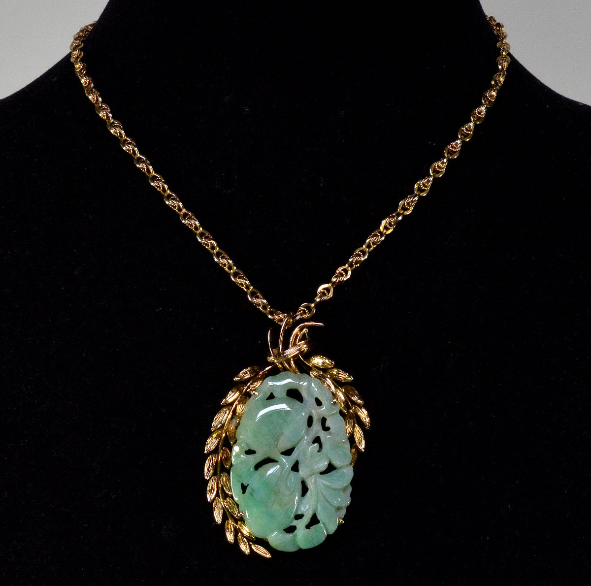 Art Deco 14K Gold Carved Jadeite Jade Large Pendant C.1920