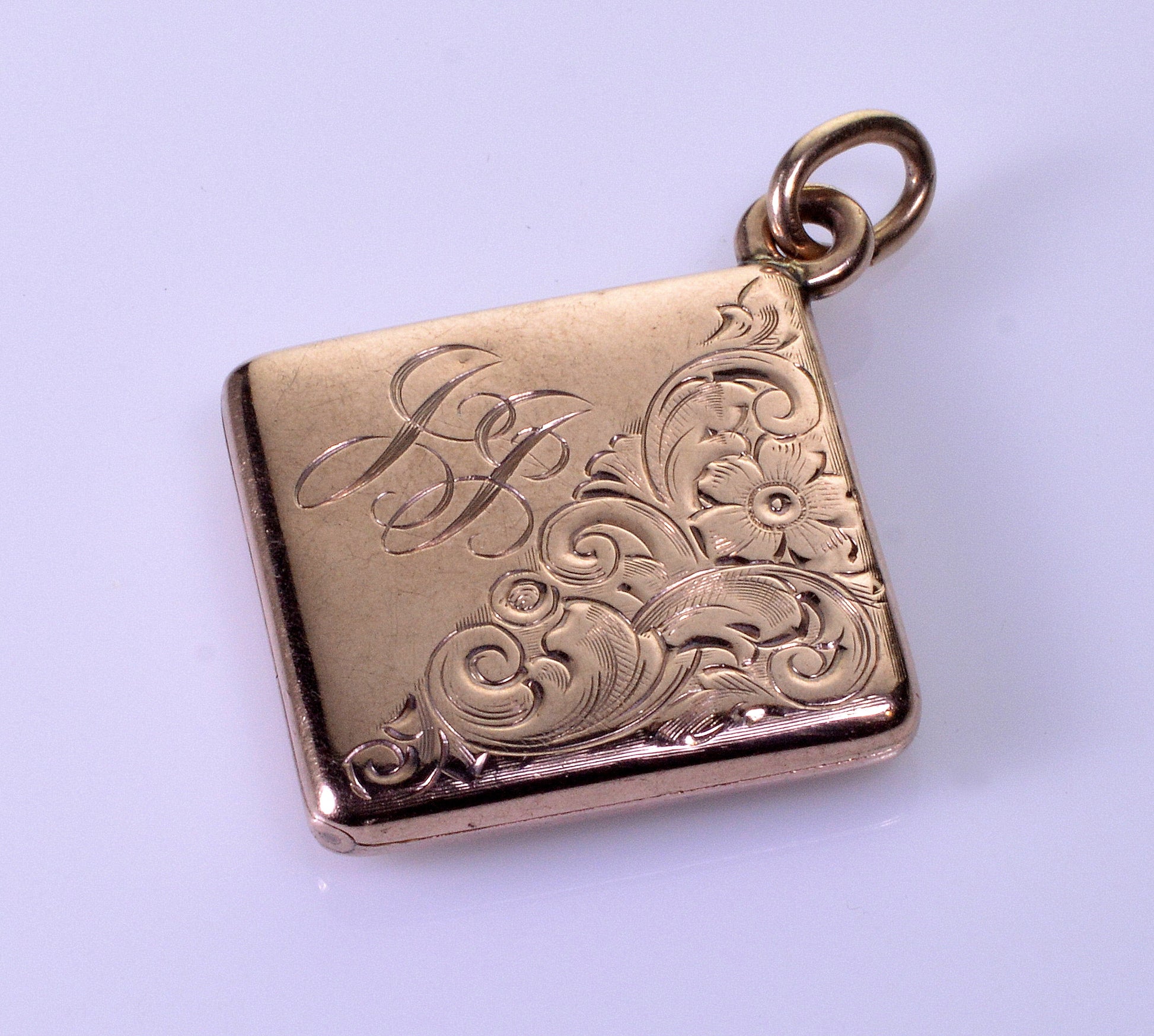 Antique Edwardian 14K Gold Picture Locket Pendant C.1910