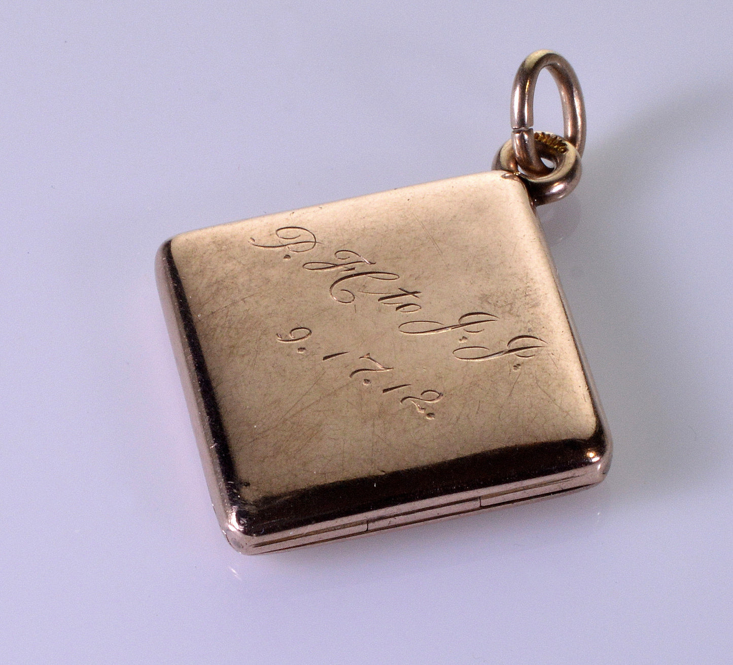 Antique Edwardian 14K Gold Picture Locket Pendant C.1910