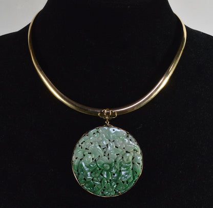 Vintage 14K Gold Carved Jadeite Jade Pendant Signed MONARCH C.1950