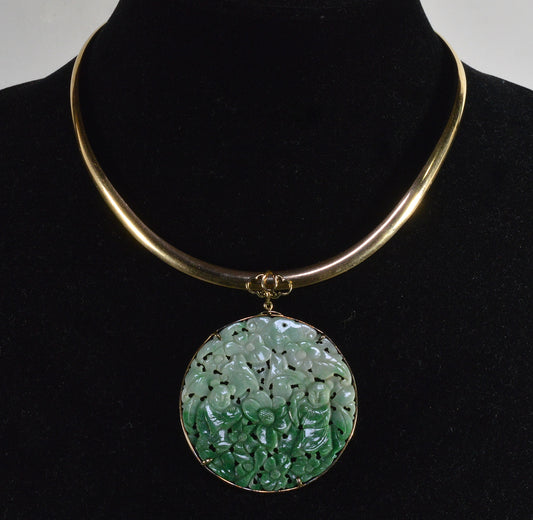 Vintage 14K Gold Carved Jadeite Jade Pendant Signed MONARCH C.1950