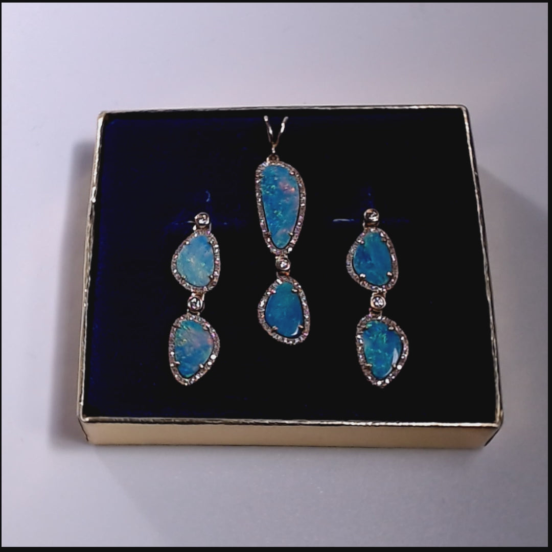 Estate 18K Gold Australian Opal Diamond Earrings Pendant Set